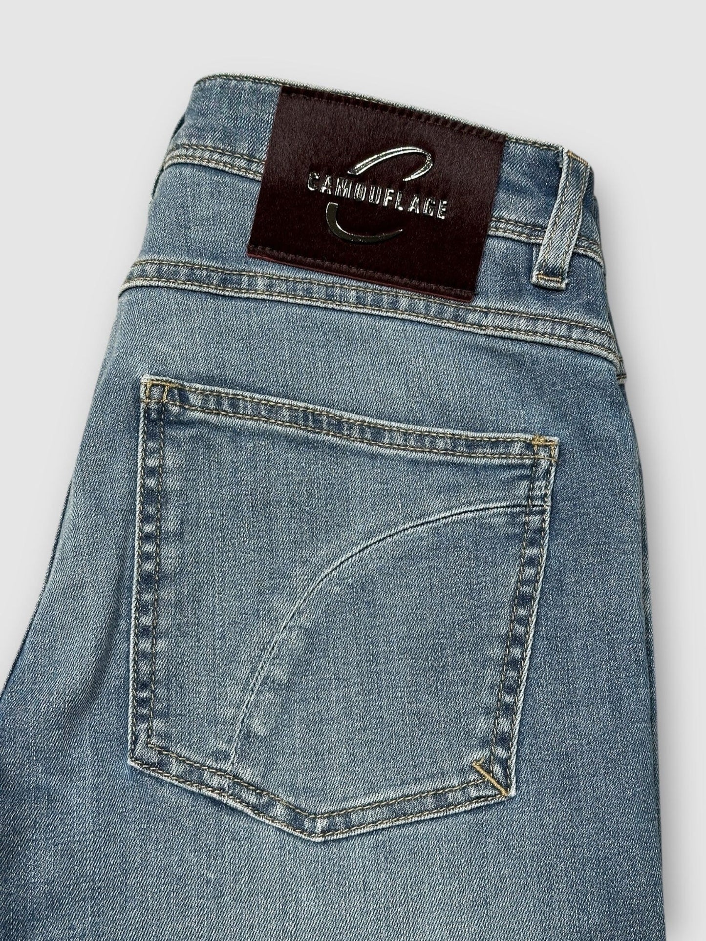 
                  
                    CAMOUFLAGE AR and J - Jeans Best Five Lichtblauw Jeans Camouflage 
                  
                