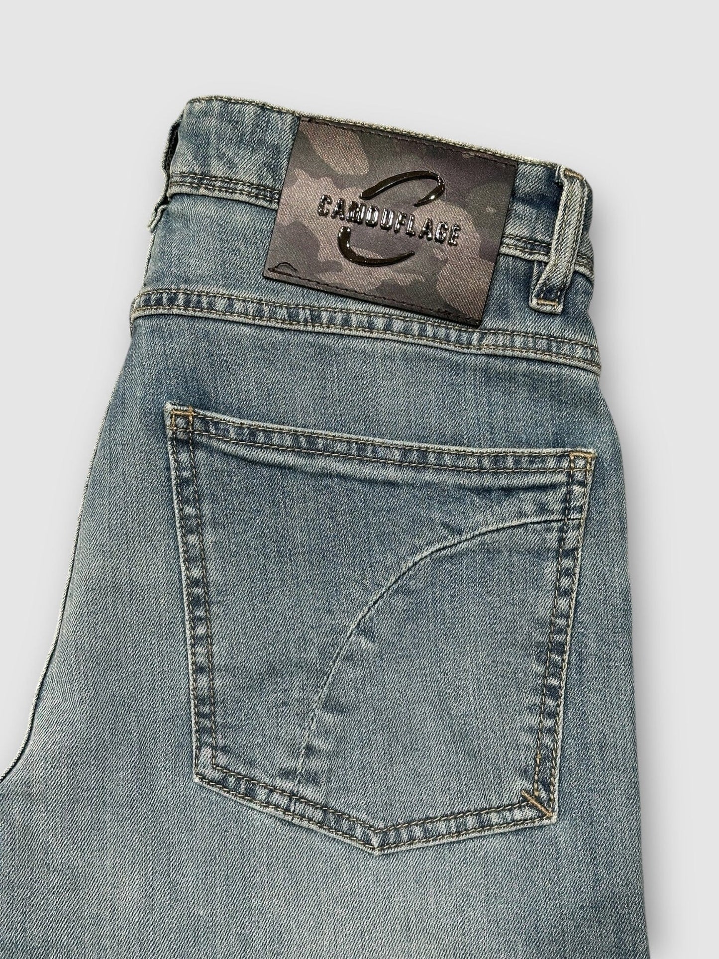 
                  
                    CAMOUFLAGE AR and J. - Jeans Best Five Lichtblauw Jeans Camouflage 
                  
                