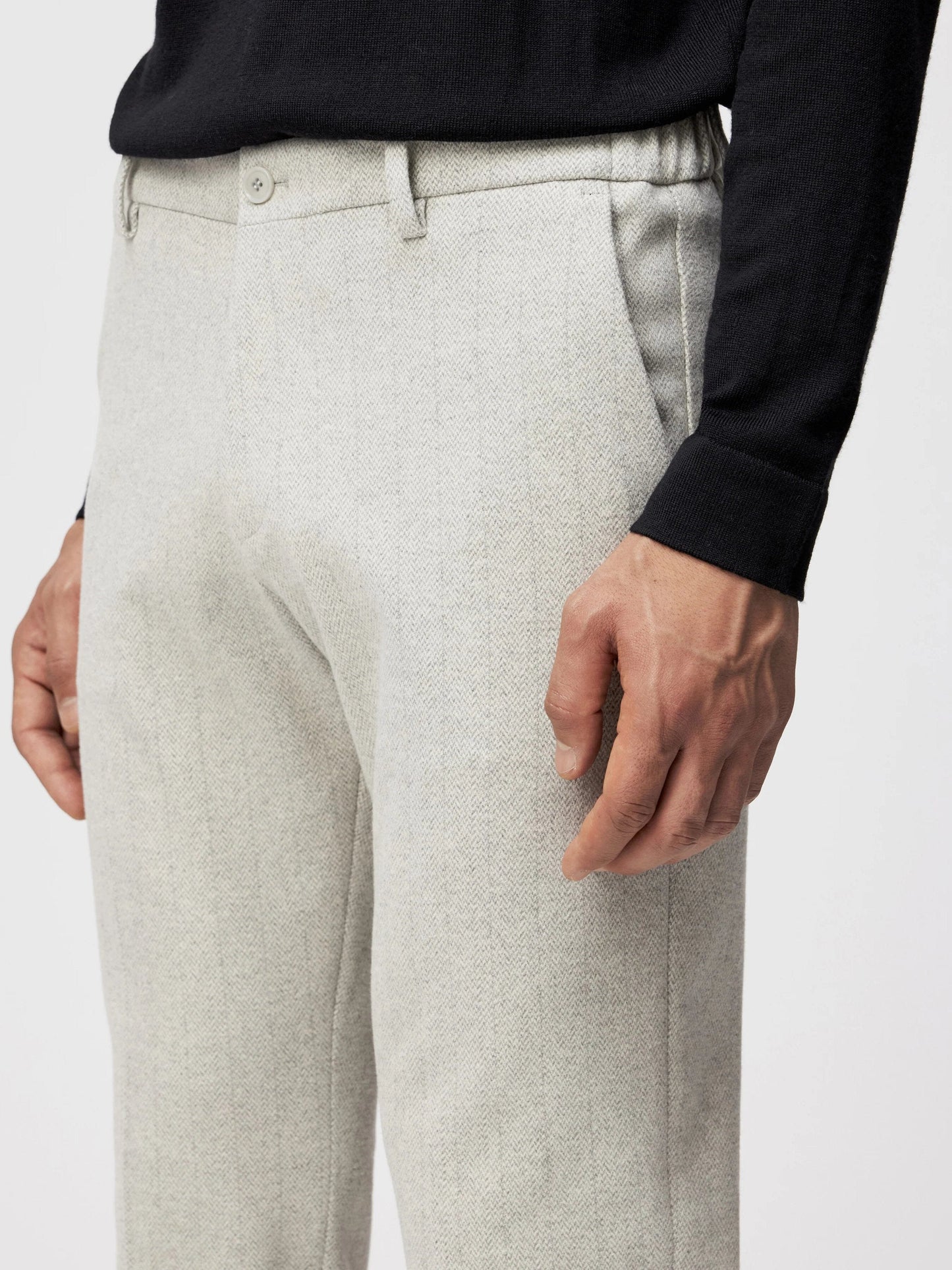 
                  
                    DRYKORN - Broek Ajend Lichtgrijs Broeken Drykorn 
                  
                