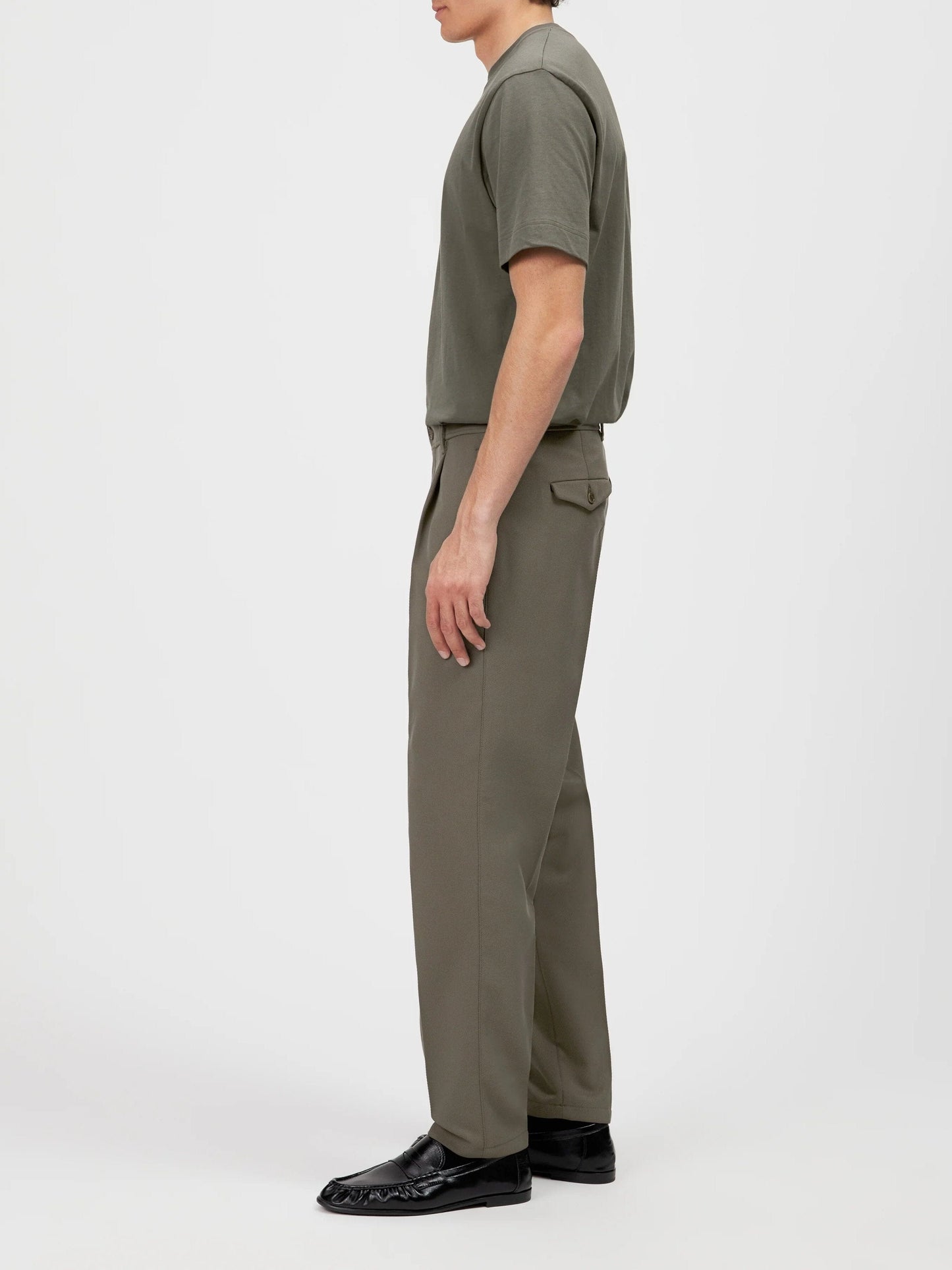 
                  
                    DRYKORN - Broek Devyn Groen Broeken Drykorn 
                  
                