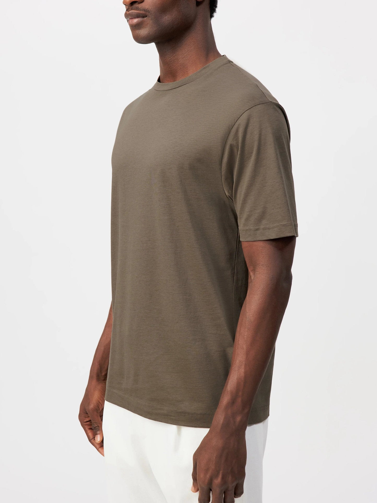 
                  
                    DRYKORN - T-Shirt Gilberd Groen T-shirts Drykorn 
                  
                