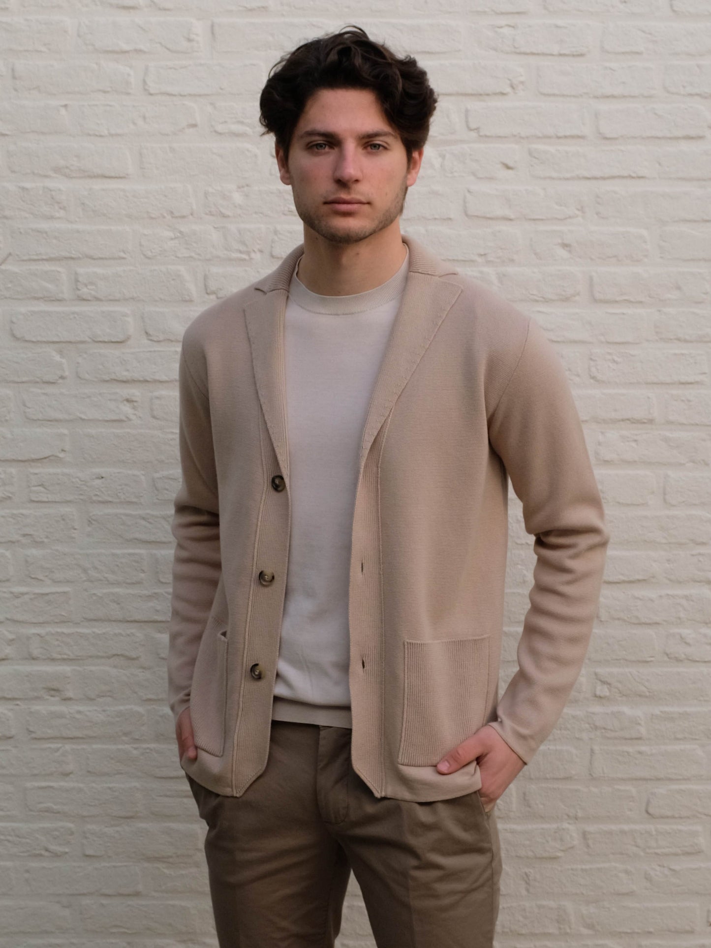 
                  
                    FERRANTE - Beige Blazer Cardigan In Katoen Truien Ferrante 
                  
                