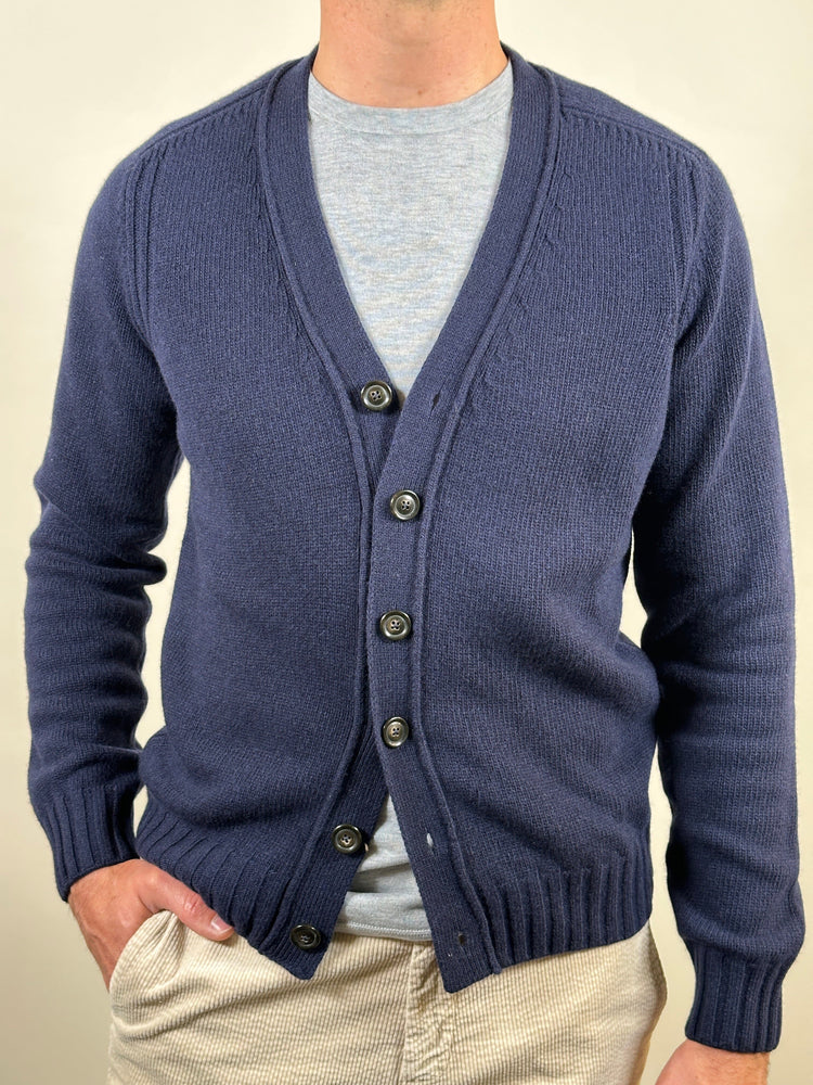 
                  
                    FERRANTE - New Wool Cardigan Navy Truien Ferrante 
                  
                