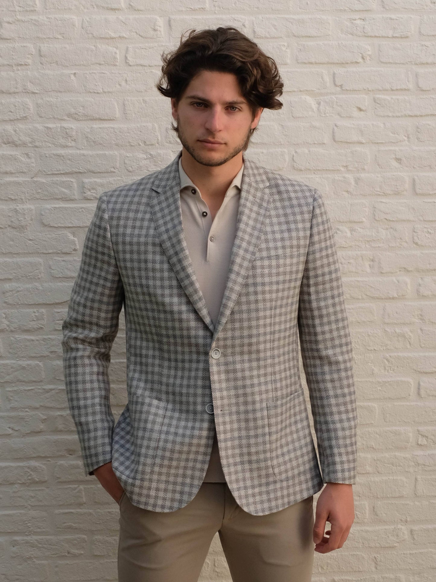 
                  
                    GENTILUOMO - Blazer Fano Geruit Beige Blazers & kostuums Gentiluomo 
                  
                
