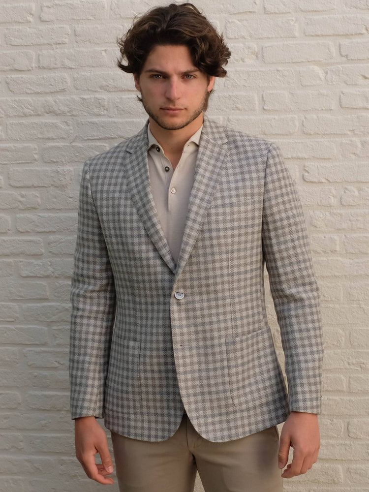 
                  
                    GENTILUOMO - Blazer Fano Geruit Beige Blazers & kostuums Gentiluomo 
                  
                