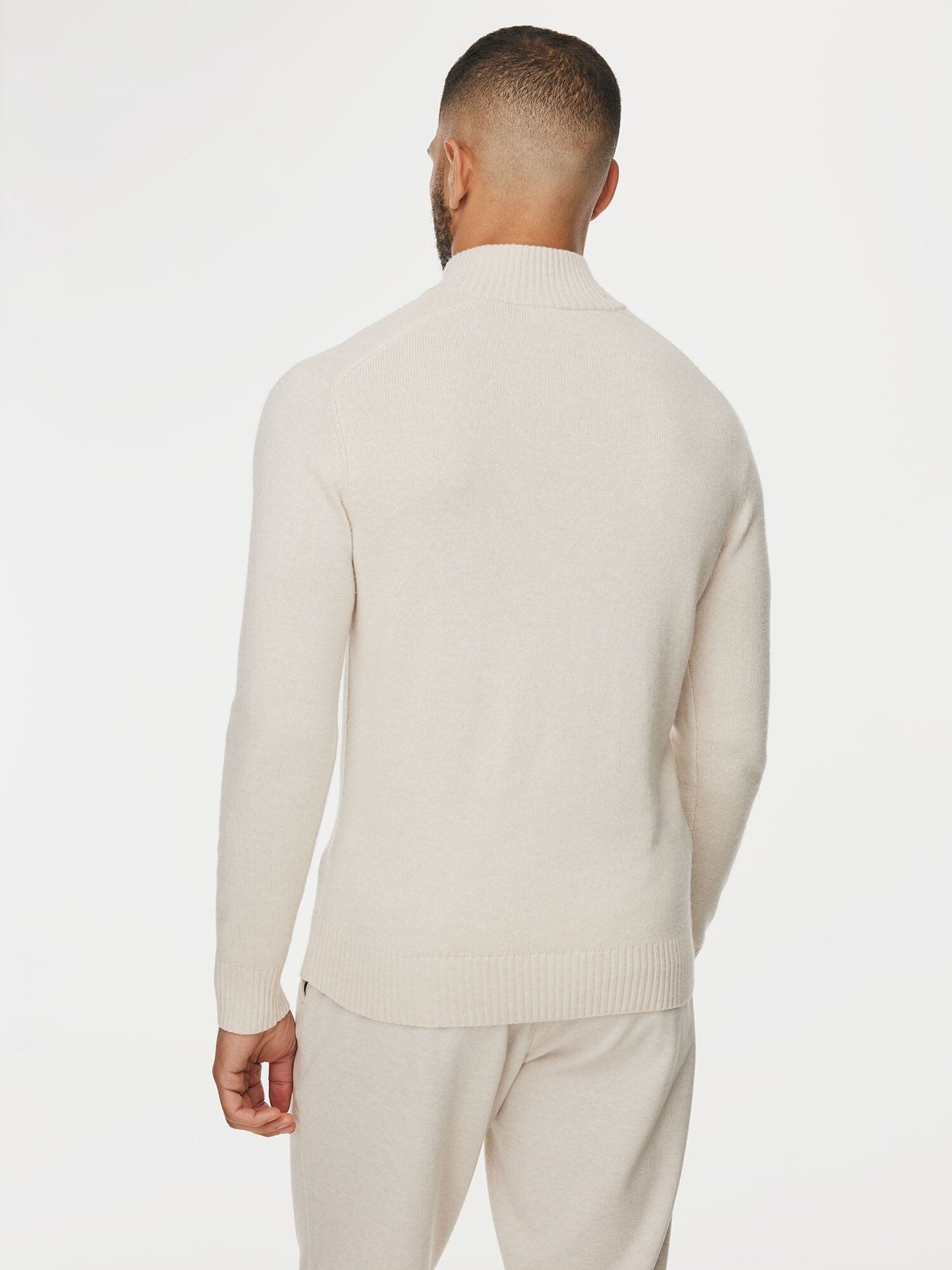 
                  
                    GENTILUOMO - Buttoned Turtle Zip Ecru Truien Gentiluomo 
                  
                
