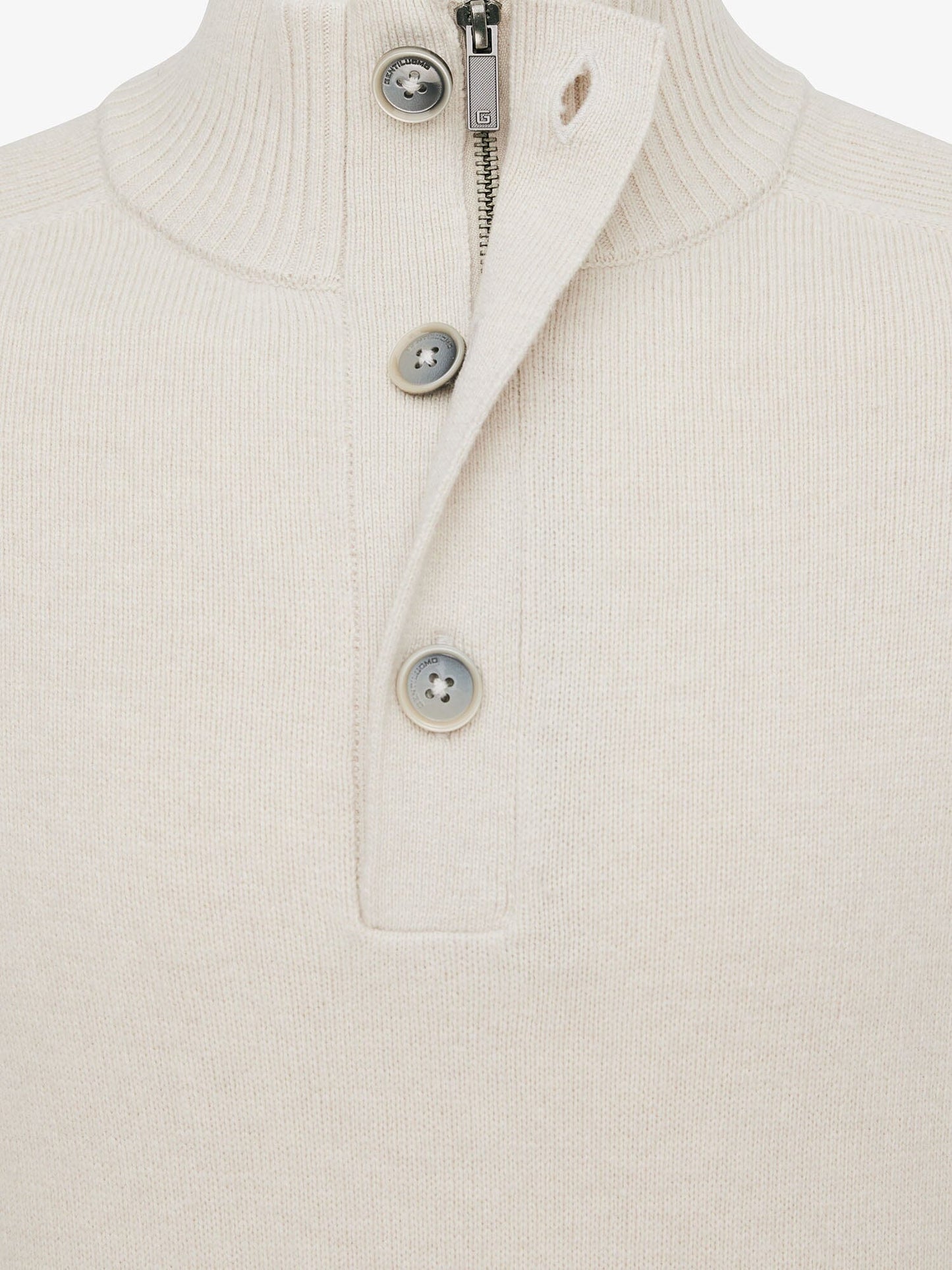 
                  
                    GENTILUOMO - Buttoned Turtle Zip Ecru Truien Gentiluomo 
                  
                