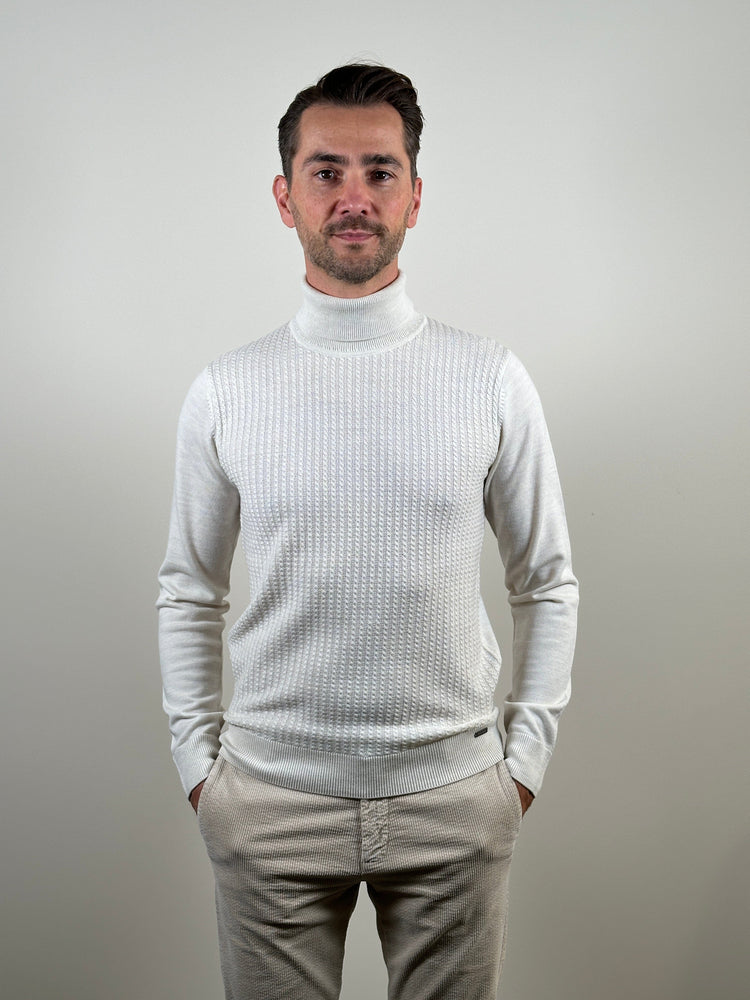 
                  
                    GENTILUOMO - Merino Kabelmotief Rolkraag Ecru Truien Gentiluomo 
                  
                