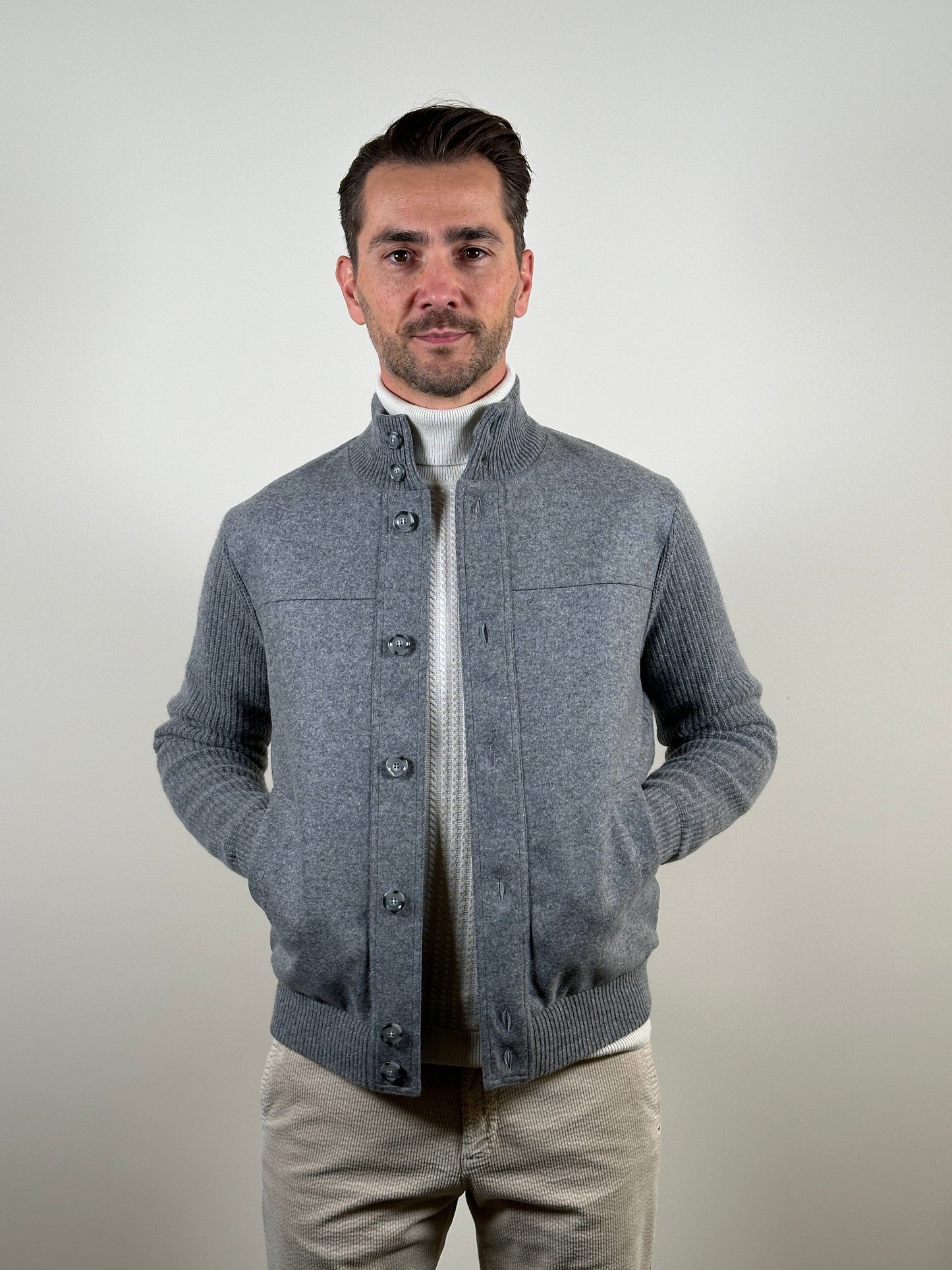
                  
                    GENTILUOMO - Merino Kabelmotief Rolkraag Ecru Truien Gentiluomo 
                  
                