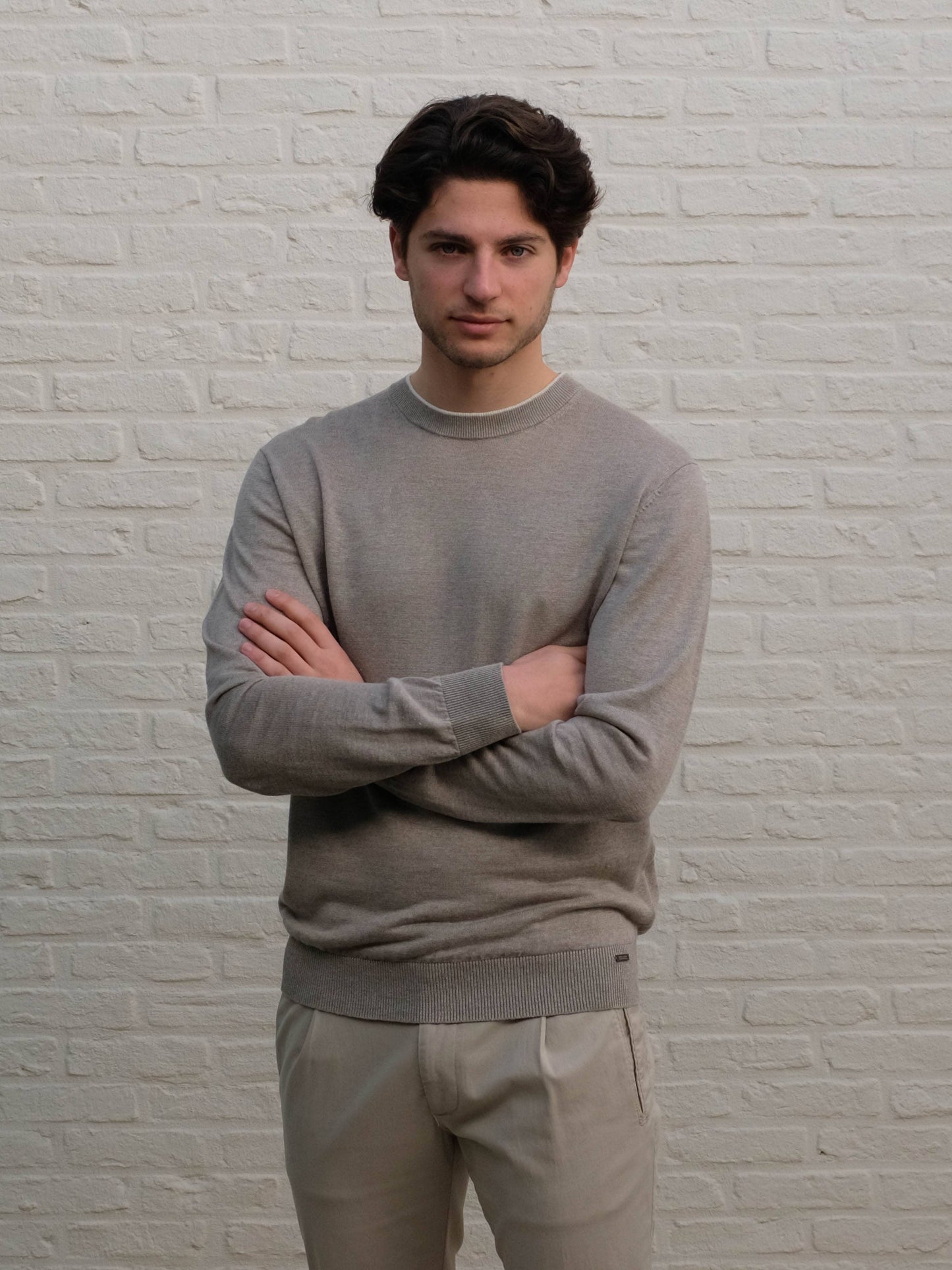 
                  
                    GENTILUOMO - Round Neck Long Sleeve Taupe Truien Gentiluomo 
                  
                