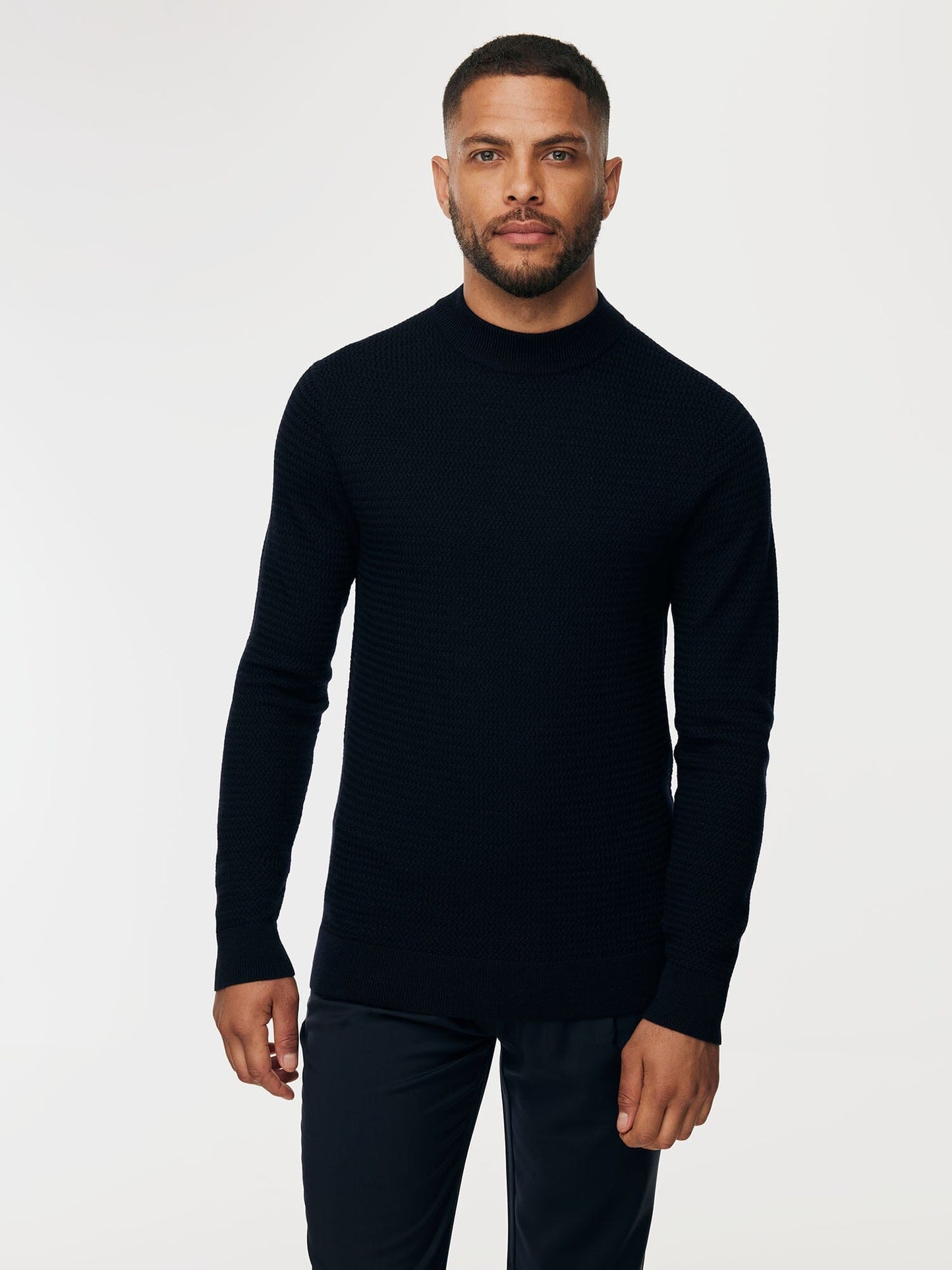 
                  
                    GENTILUOMO - Structured Turtleneck Wool Donkerblauw Truien Gentiluomo 
                  
                