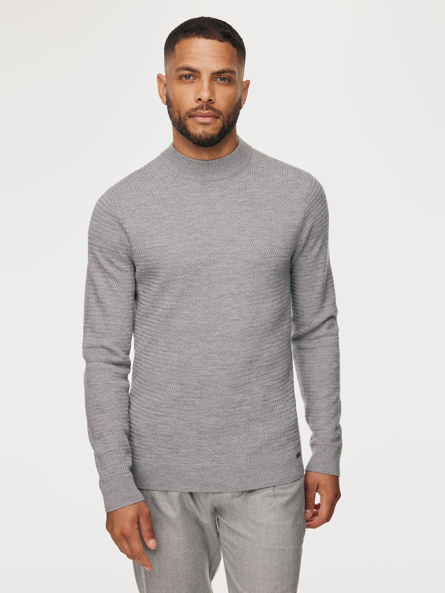 
                  
                    GENTILUOMO - Structured Turtleneck Wool Grijs Truien Gentiluomo 
                  
                