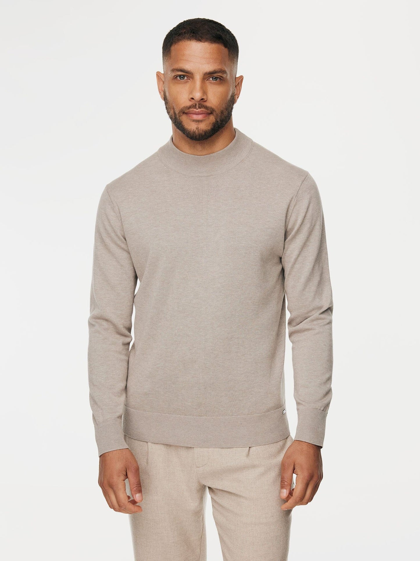 
                  
                    GENTILUOMO - Turtleneck Cotton Beige Truien Gentiluomo 
                  
                