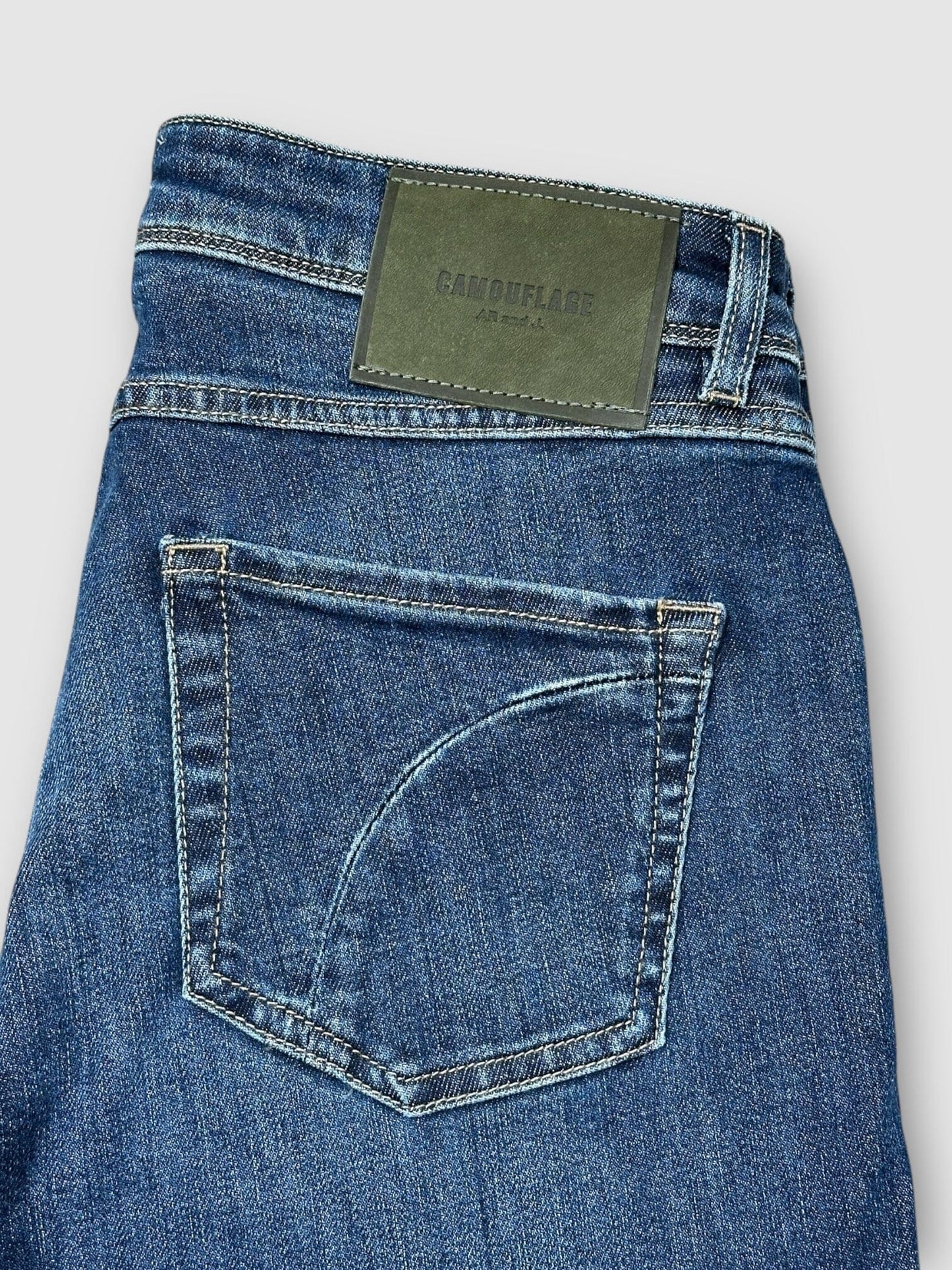 
                  
                    Jake D131 C003 Jeans Camouflage 
                  
                