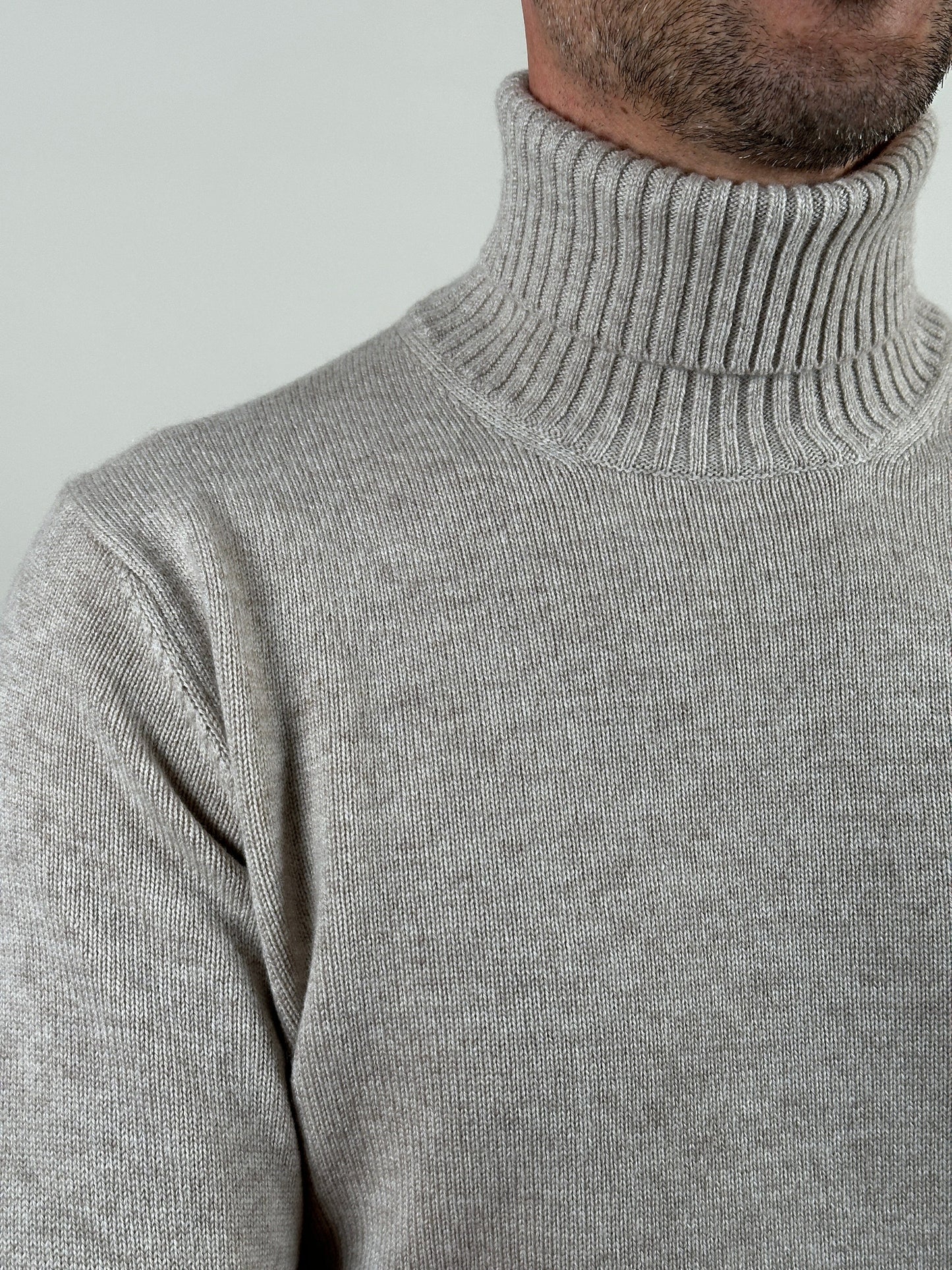 KANGRA - Beige Cashmere Rolkraag Truien Kangra 