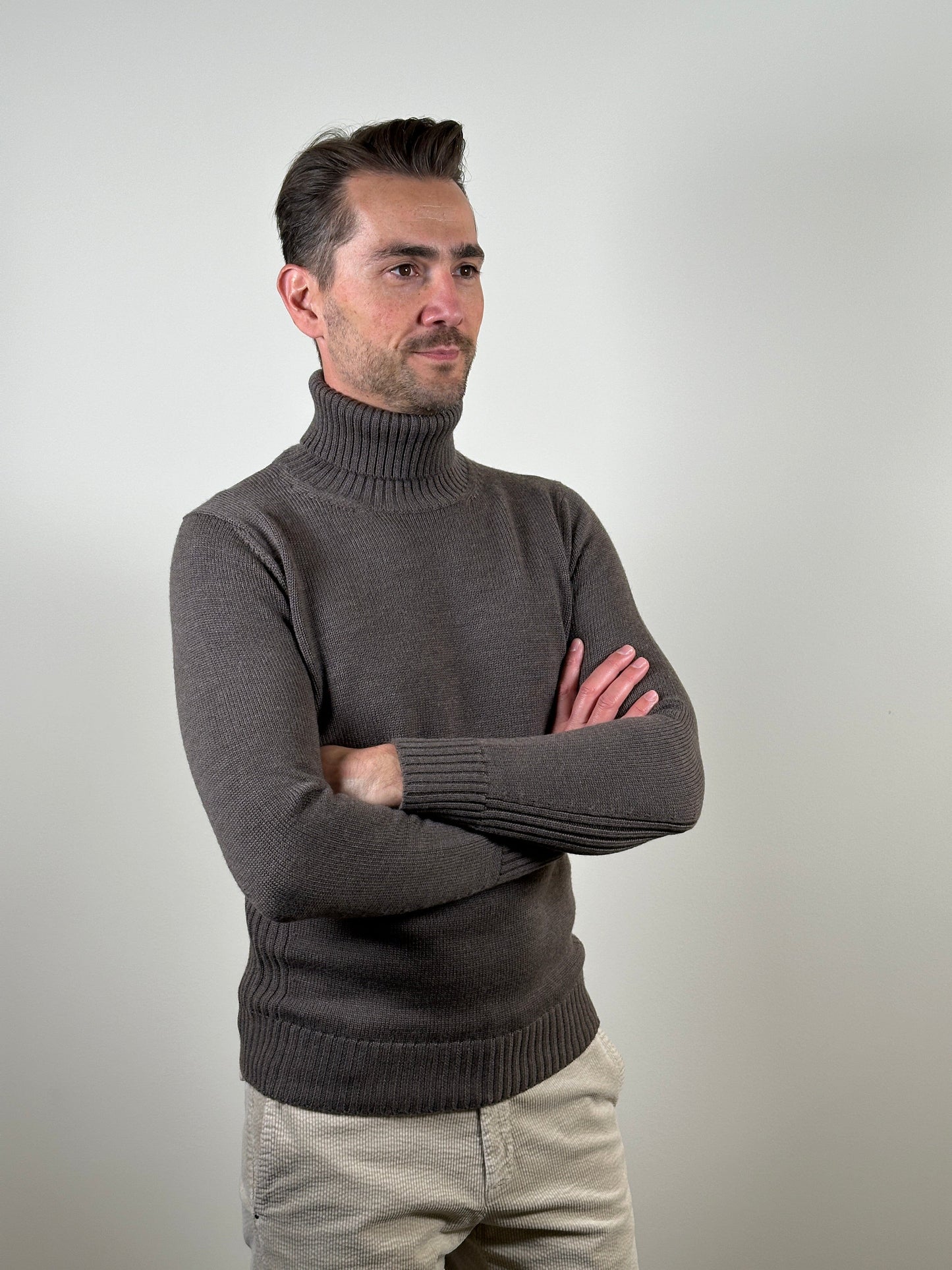 KANGRA - Bruin Wollen Rolkraag Truien Kangra 