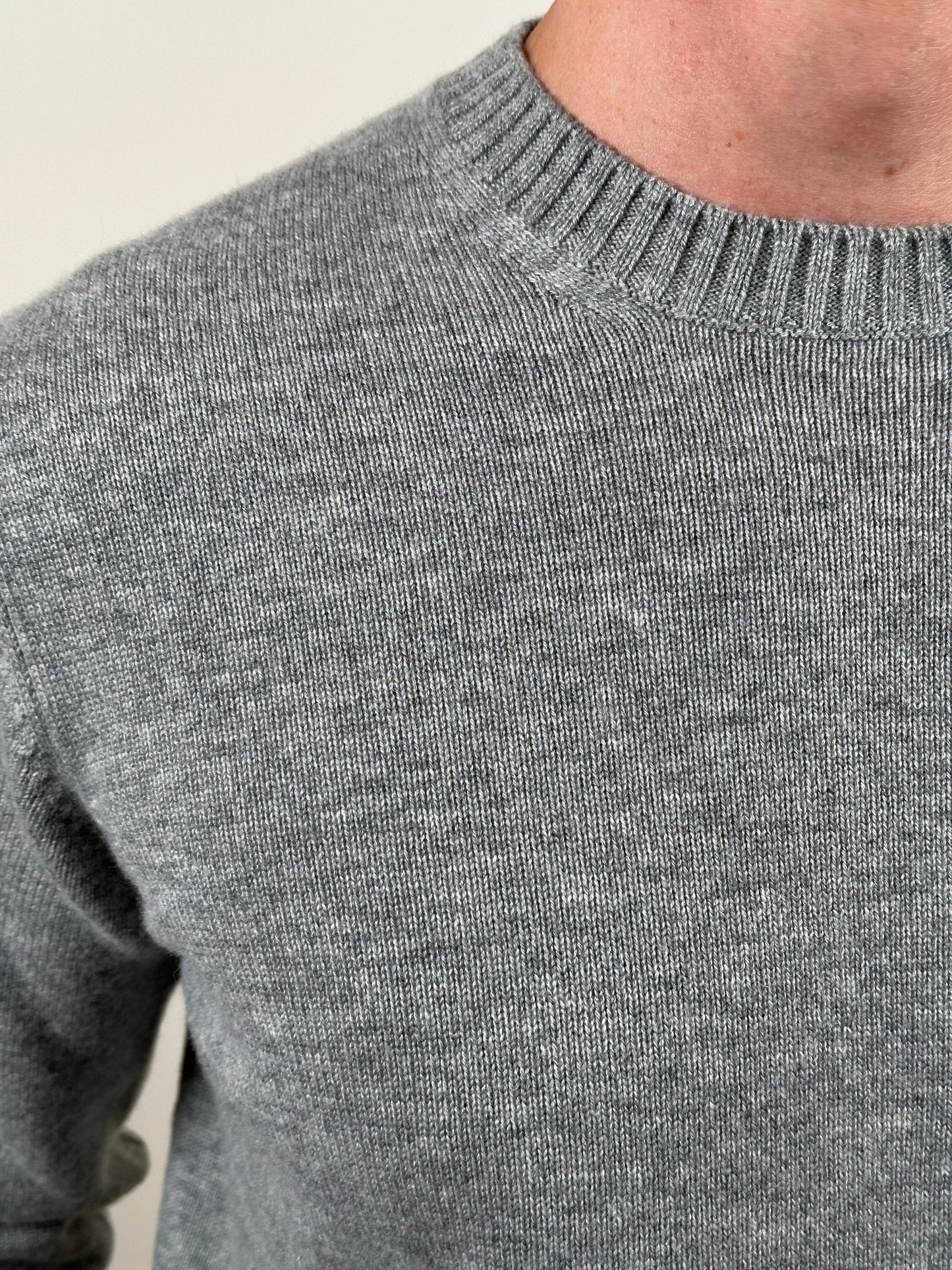 KANGRA - Grijze Cashmere Ronde Hals Trui Truien Kangra 