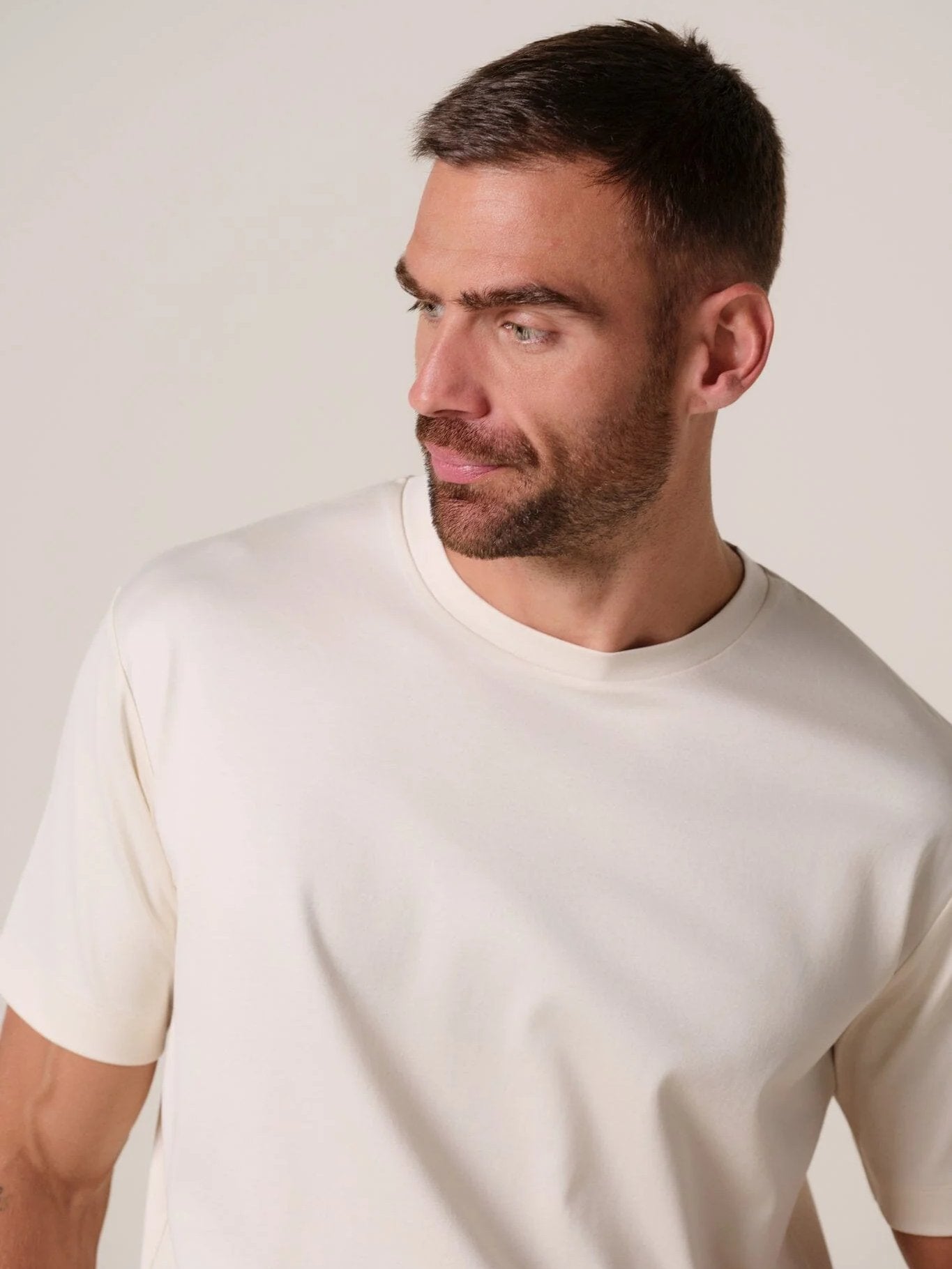 
                  
                    PROFUOMO - Pima Cotton T-Shirt Ecru T-shirts Profuomo 
                  
                