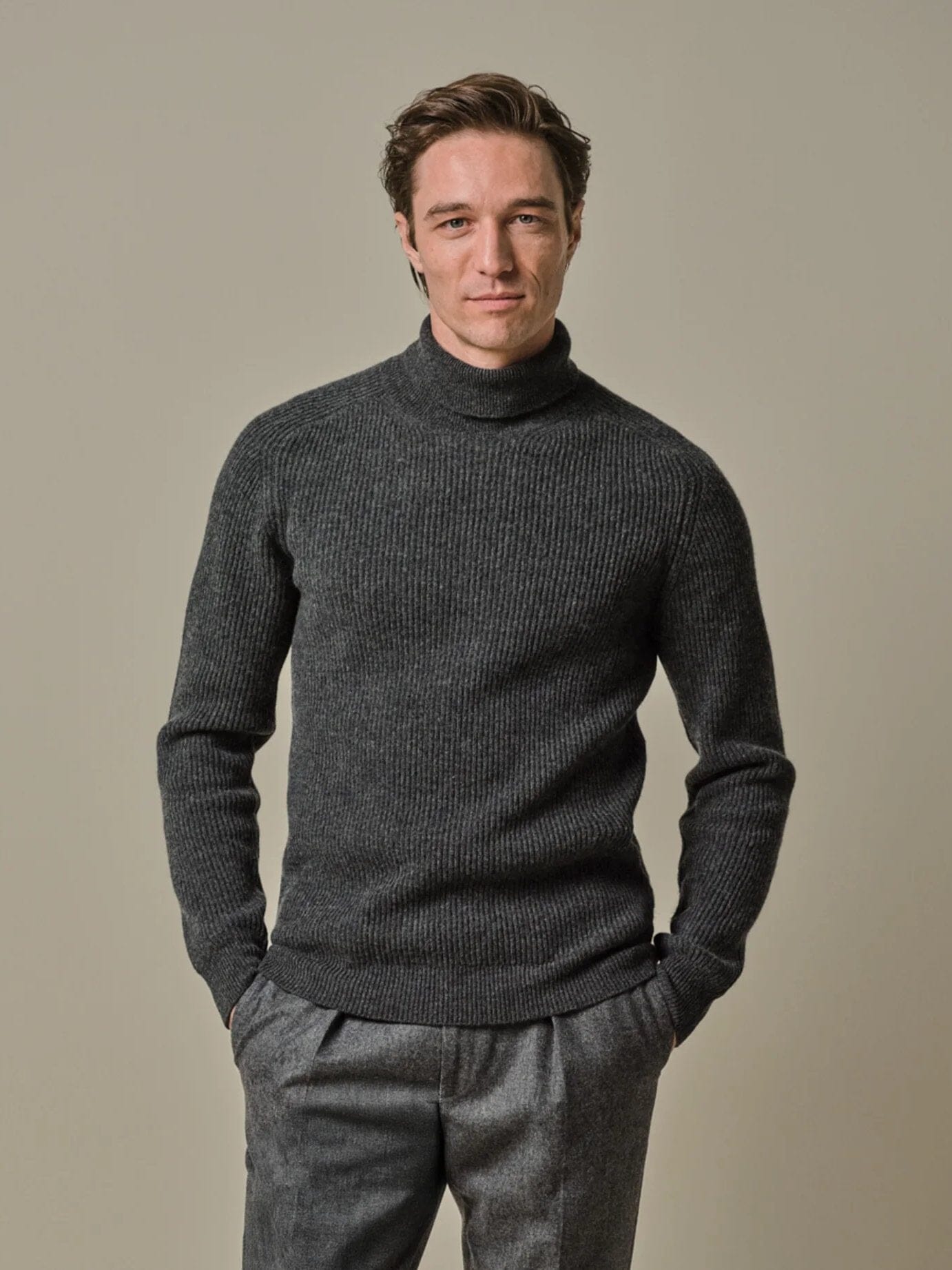 
                  
                    PROFUOMO - Trui Met Rolkraag Antraciet Truien Profuomo 
                  
                