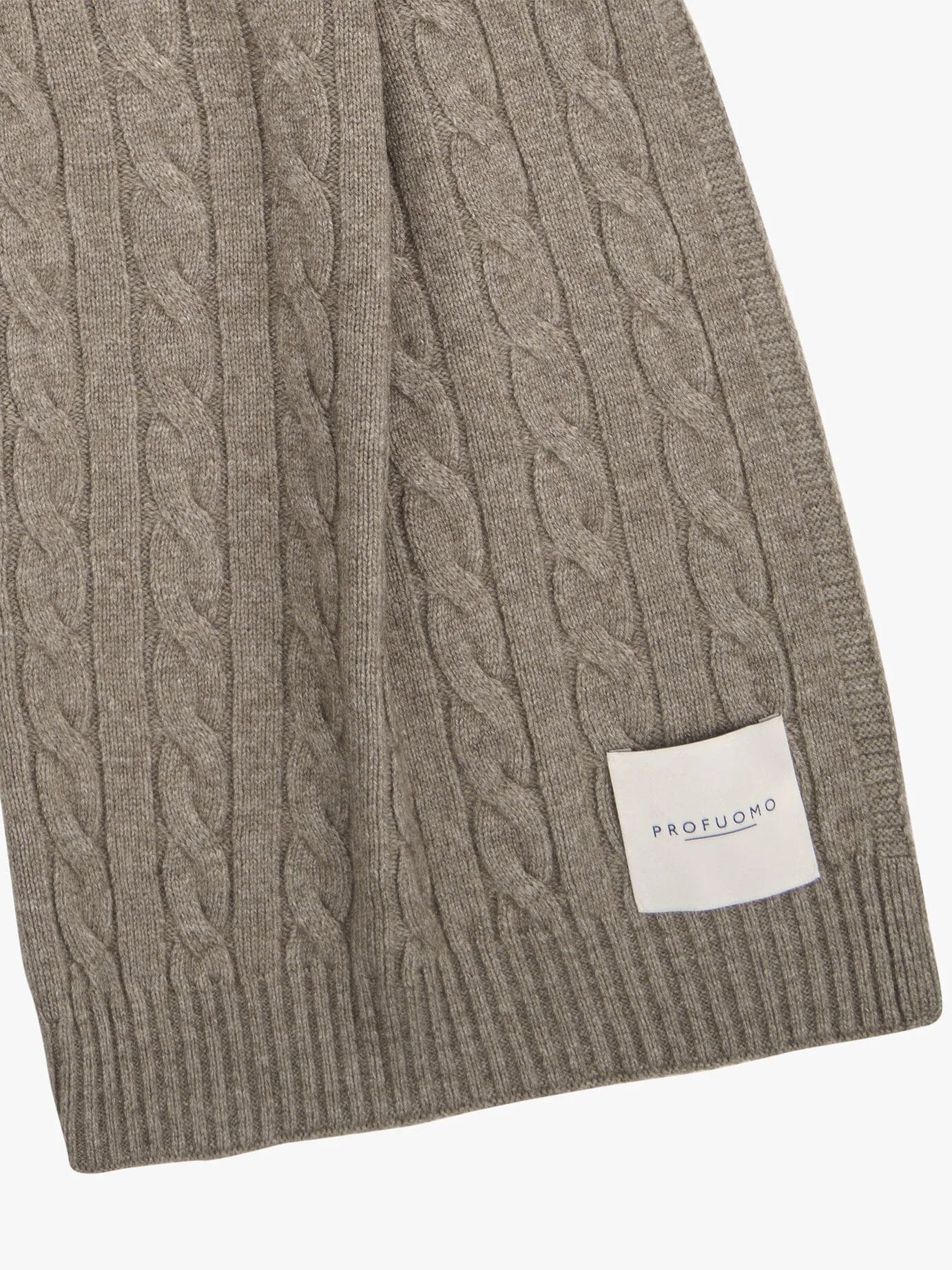 
                  
                    PROFUOMO - Wool Blend Cable Knit Sjaal Taupe Sjaals Profuomo 
                  
                